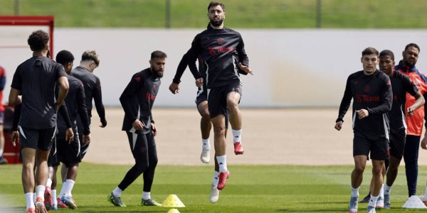 炸了！B费亲口承认或离曼联！沙特2亿镑砸向红魔，欧联失利成导火索？