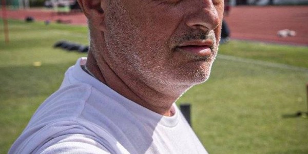 遗憾！穆里尼奥即将与土超豪门分道扬镳，颗粒无收的赛季引发不满