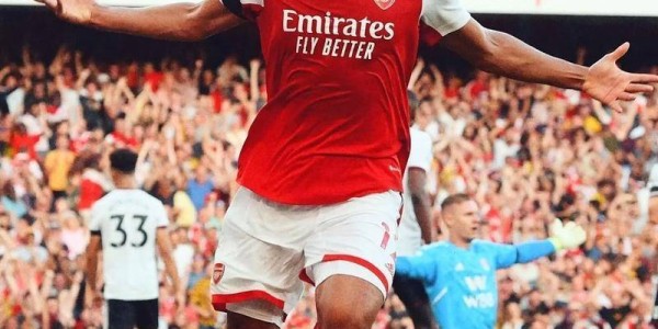 这对么？为防止皇马挖角，阿森纳给主力中后卫开出“天价”续约