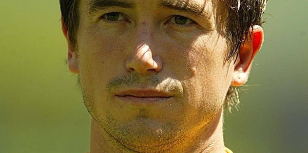 伯纳乌的空气突然凝固，皇马又得红牌了，姆巴佩和阿隆索又赢了