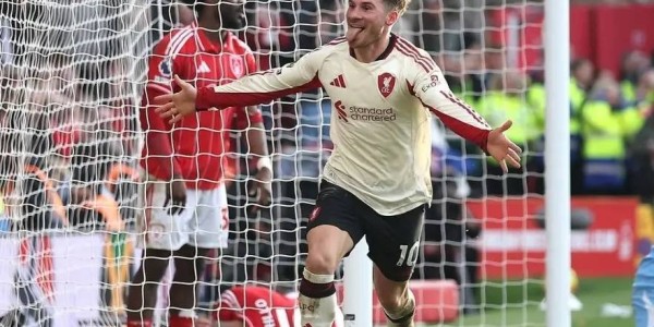 8分钟地狱到天堂！绝杀被吹+读秒反杀，利物浦沦落靠17岁小孩保命