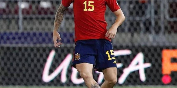 据报道：切尔西试图在今年夏天出价3000万英镑签下24岁的意甲球星